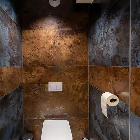Madlen Kalinowa Sauna Grota Solna * שצ'צ'ירק