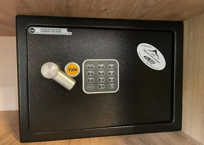 Madlen Kalinowa Sauna Grota Solna דירה שצ'צ'ירק